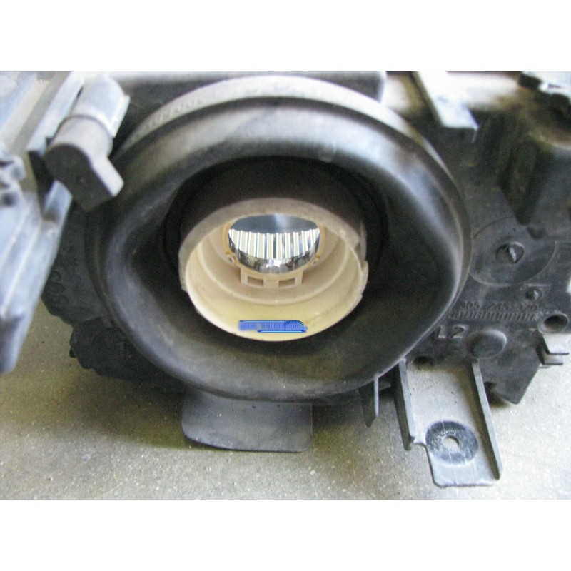 Bi xenon προτζέκτορες BMW E46 Morimoto Mini μεταλλικοί με εργοστασιακό σχεδιασμό - retrofit 2 τμχ.
