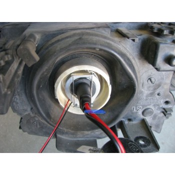 Bi xenon προτζέκτορες BMW E46 Morimoto Mini μεταλλικοί με εργοστασιακό σχεδιασμό - retrofit 2 τμχ.