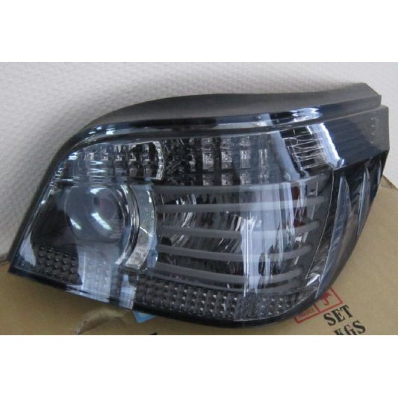 Πίσω φανάρια led BMW E60 (2003-2007) - φιμέ με led φλας - σετ 2τμχ.