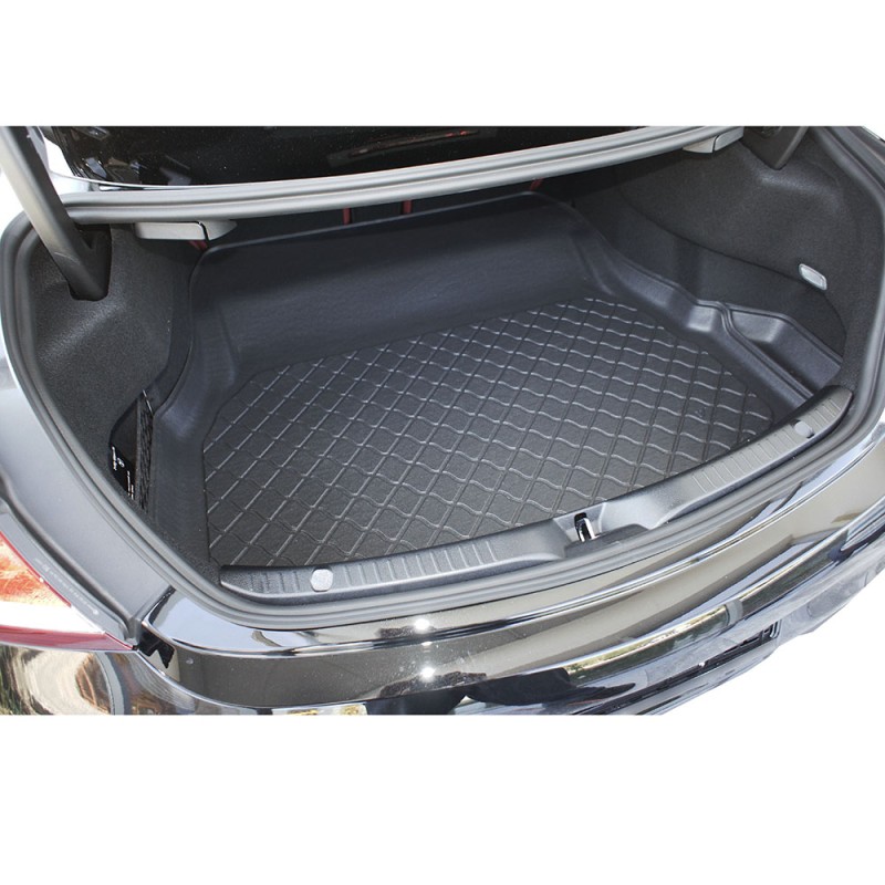 Πατάκι πορτ-μπαγκάζ Mercedes C W205 Coupe (2016-2020) right wing removable - 1τμχ.