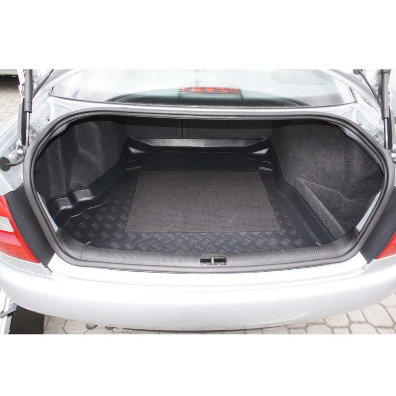 Πατάκι πορτ-μπαγκάζ Audi A4 (1995-2001) - Sedan - with reclinig back seat (back seat mong) without CD changer / Navigation on the left - 1τμχ.