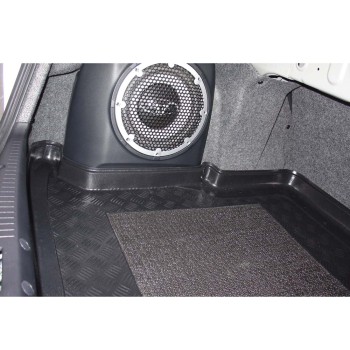 Πατάκι πορτ-μπαγκάζ Mitsubishi Lancer Sedan (2007-2017) with subwoofer - 1τμχ. Πατάκι πορτ-μπαγκάζ Mitsubishi Lancer Sedan (2007-2017) with subwoofer - 1τμχ.