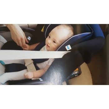 Παιδικό κάθισμα αυτοκινήτου με χερούλι Junior - Bambini - μωβ χρώμα Παιδικό κάθισμα αυτοκινήτου με χερούλι Junior - Bambini - μωβ χρώμα