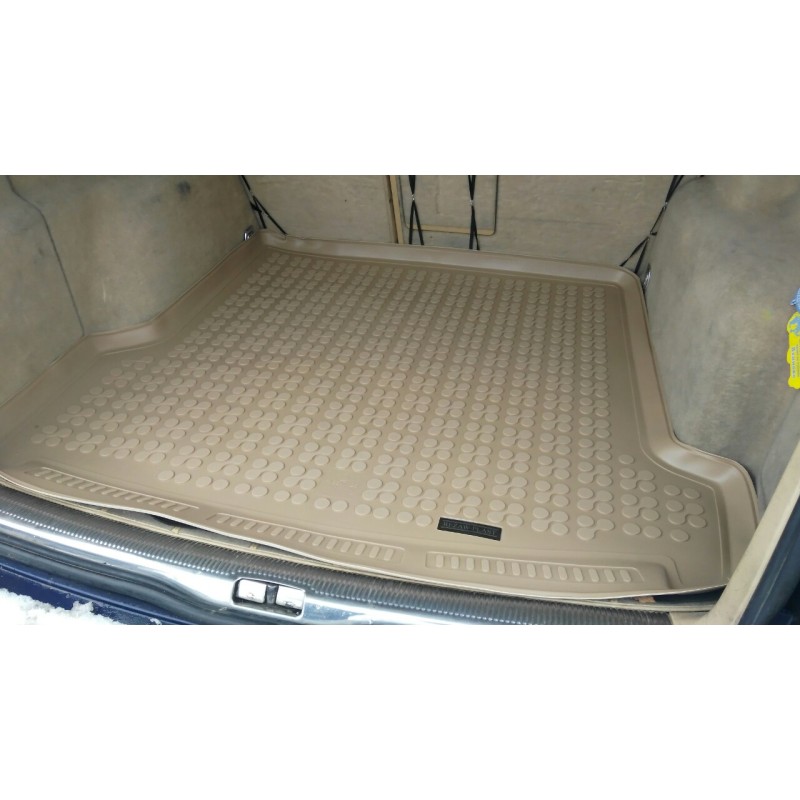 Πατάκι πορτ-μπαγκάζ Passat B5 combi (1996-2005) - μπεζ - 1τμχ., Rezaw Plast