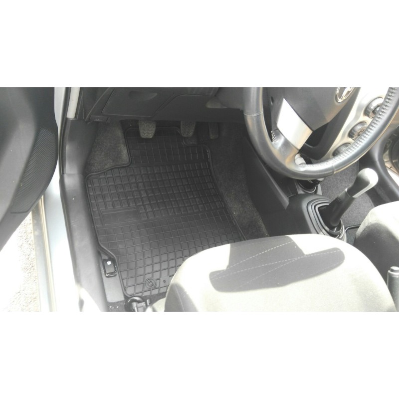 Λαστιχένια πατάκια TOYOTA Yaris (2005-2011) / GREAT WALL Voleex C10 (2010-2014) - 4τμχ.
