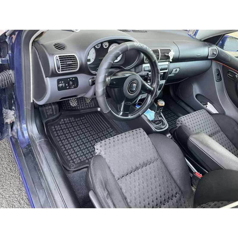 Λαστιχένια πατάκια Wv Golf 4 / Wv Bora / VW Beetle / VW Jetta / Skoda Octavia (1997-2010) / Seat Leon και Toledo (1999-2005) - τύπου σκαφάκι - 4τμχ., Rezaw Plast