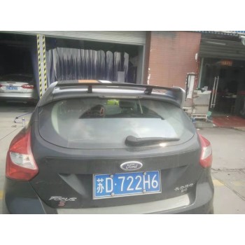Αεροτομή οροφής Ford Focus (2012-2018) hatchback - RS style - μαύρη γυαλιστερή