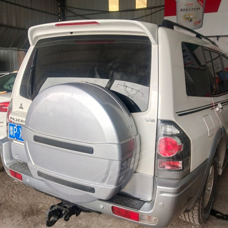 Αεροτομή οροφής Mitsubishi Pajero (1996-2022) - μαύρη γυαλιστερή