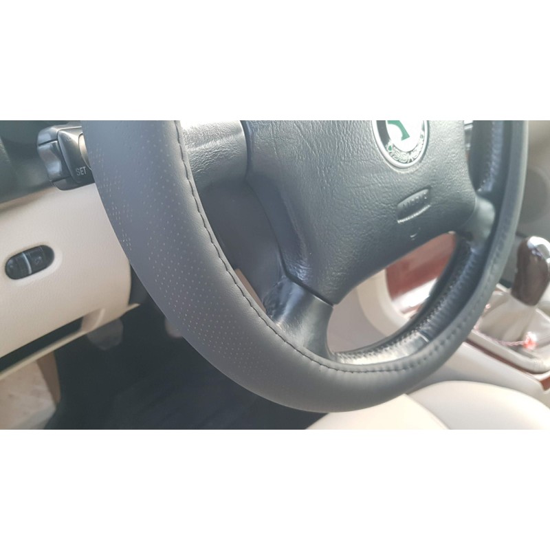 Κάλυμμα τιμονιού από οικολογικό δέρμα 38 cm - Perforated - μαύρο χρώμα -1 τμχ.