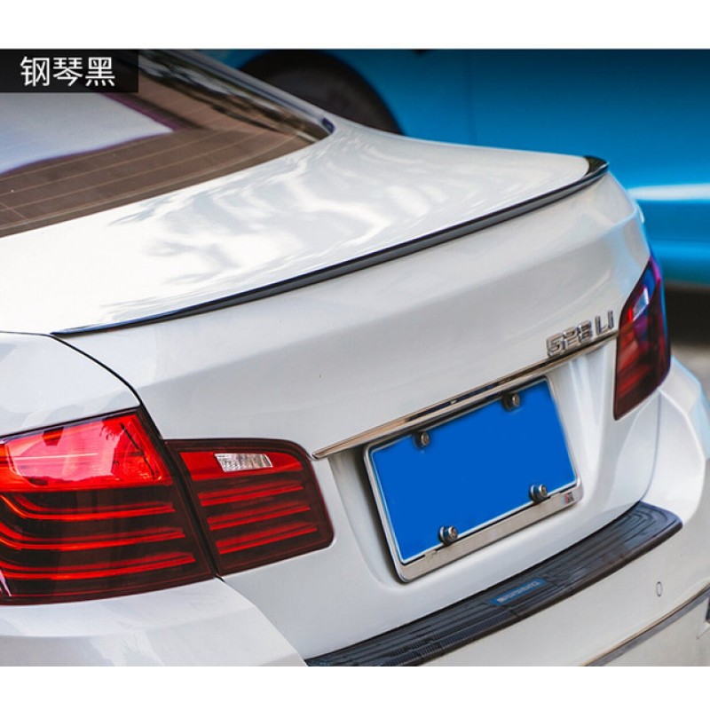 Αεροτομή πορτ-μπαγκάζ BMW F10 (2010-2016) M5 Style - μαύρη γυαλιστερή