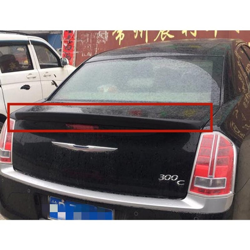 Αεροτομή πορτ-μπαγκάζ Chrysler 300C (2011-2018) - μαύρη γυαλιστερή