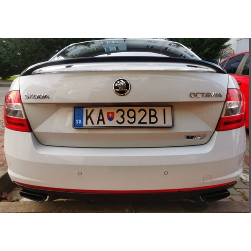 Αεροτομή πορτ-μπαγκάζ Skoda Octavia (2015-2019) RS Style - μαύρη γυαλιστερή