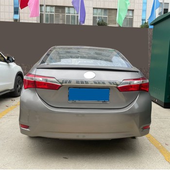 Αεροτομή πορτ-μπαγκάζ Toyota Corolla (2014-2018) Taiwan Style - μαύρη γυαλιστερή