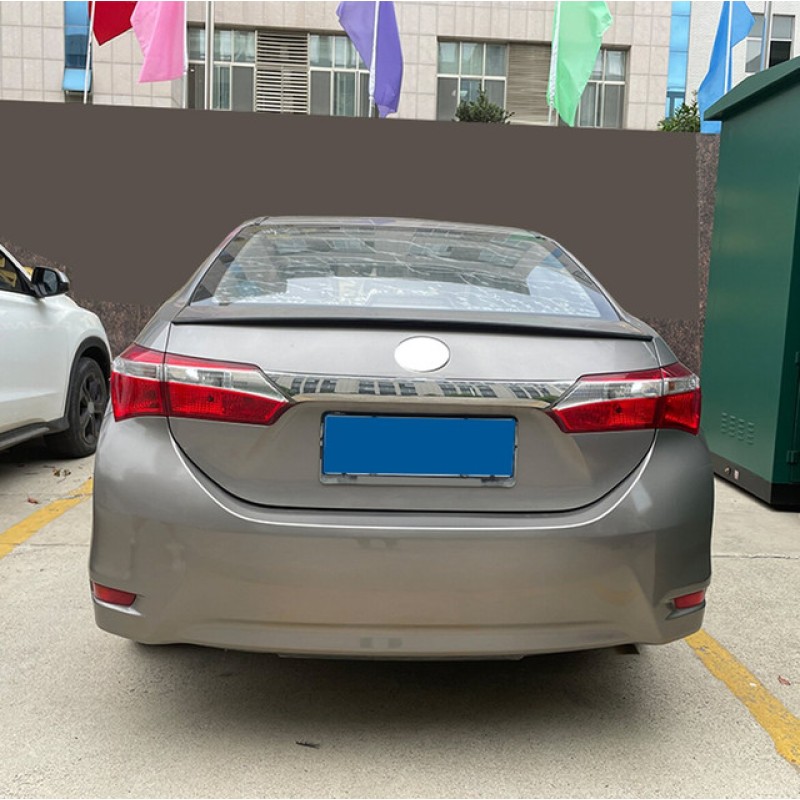 Αεροτομή πορτ-μπαγκάζ Toyota Corolla (2014-2018) Taiwan Style - μαύρη γυαλιστερή