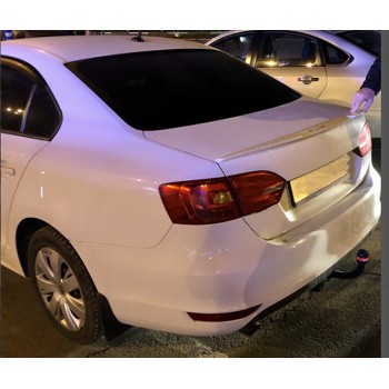 Αεροτομή πορτ-μπαγκάζ Vw Jetta (2012-2018) M4 Style - μαύρη γυαλιστερή
