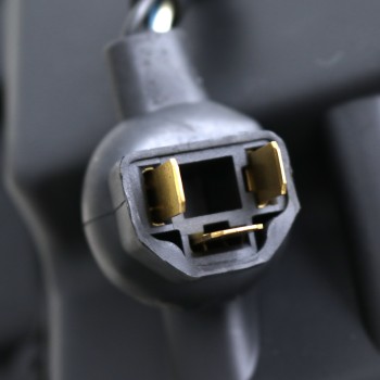 Φανάρια εμπρός Mitsubishi Pajero (2001-2006) - μαύρα , με λάμπες (Η1) - σετ 2τμχ.