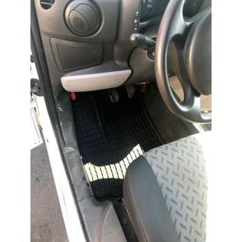 Λαστιχένια πατάκια FIAT Doblo I (2001-2010) - μπροστινά - 2τμχ. Λαστιχένια πατάκια FIAT Doblo I (2001-2010) - μπροστινά - 2τμχ.