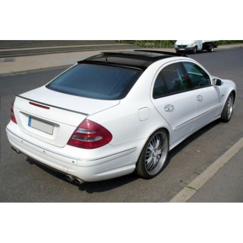 Αεροτομή πορτ-μπαγκάζ Mercedes W211 E-Class (2003-2007) - μαύρη γυαλιστερή