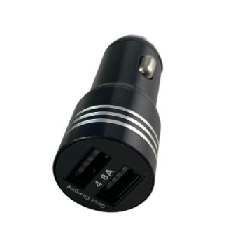 Φορτιστής αυτοκινήτου με 2 θύρες USB και 3 βύσματα Φορτιστής αυτοκινήτου με 2 θύρες USB και 3 βύσματα