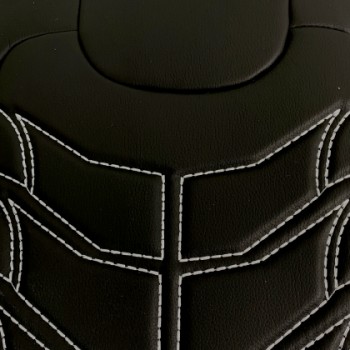 3D Δερμάτινα καλύμματα καθισμάτων Streetech Classy - μαύρο χρώμα με λευκές λεπτομέρειες