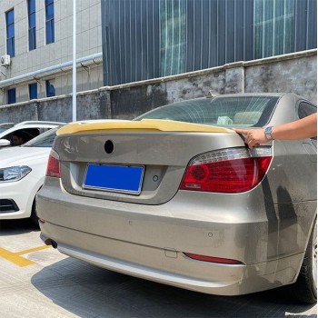 Αεροτομή πορτ μπαγκάζ για BMW E60 (2004-2010) M4 Style - μαύρη γυαλιστερή