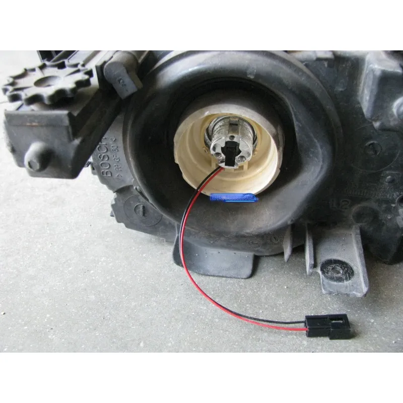 Bi xenon προτζέκτορες BMW E46 Morimoto Mini μεταλλικοί με εργοστασιακό σχεδιασμό - retrofit 2 τμχ.