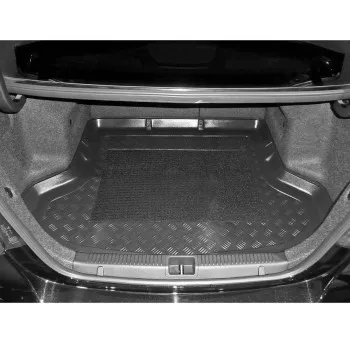 Πατάκι πορτ-μπαγκάζ Suzuki Kizashi Sedan (2010-2015) - 1τμχ. Πατάκι πορτ-μπαγκάζ Suzuki Kizashi Sedan (2010-2015) - 1τμχ.