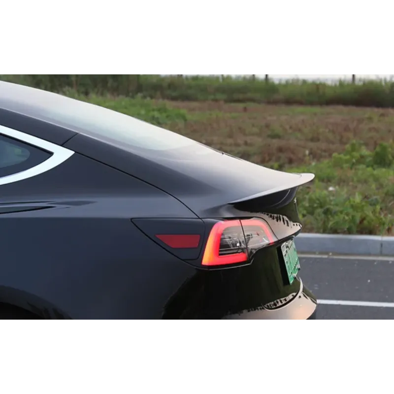 Αεροτομή πορτ-μπαγκάζ Tesla Model 3 (2017-2022) - μαύρη γυαλιστερή