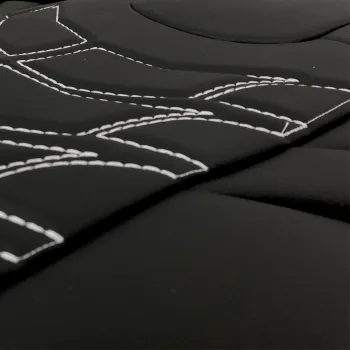3D Δερμάτινα καλύμματα καθισμάτων Streetech Classy - μαύρο χρώμα με λευκές λεπτομέρειες